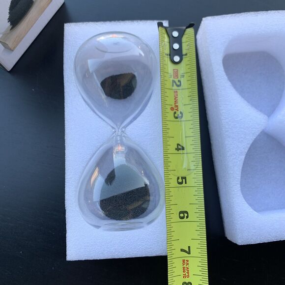 Magnetic 1 Minute Hourglass by Kikkerland Anthropologie - Picture 3 of 4